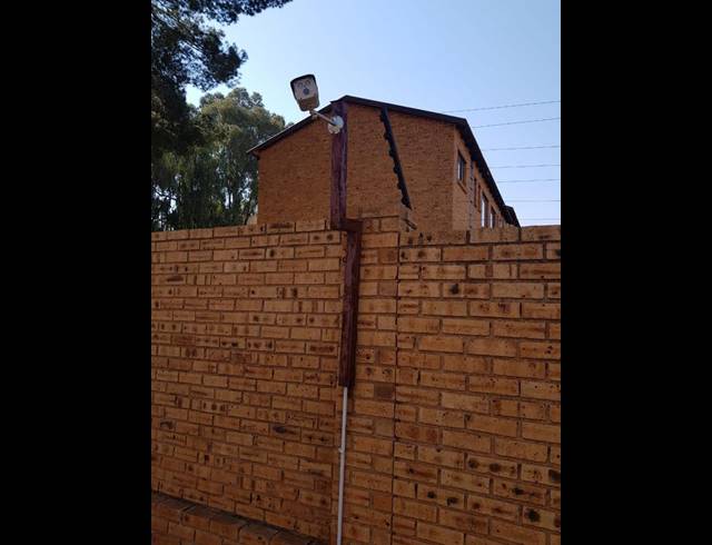 2 BEDROOM PROPERTY TO RENT IN MEREDALE